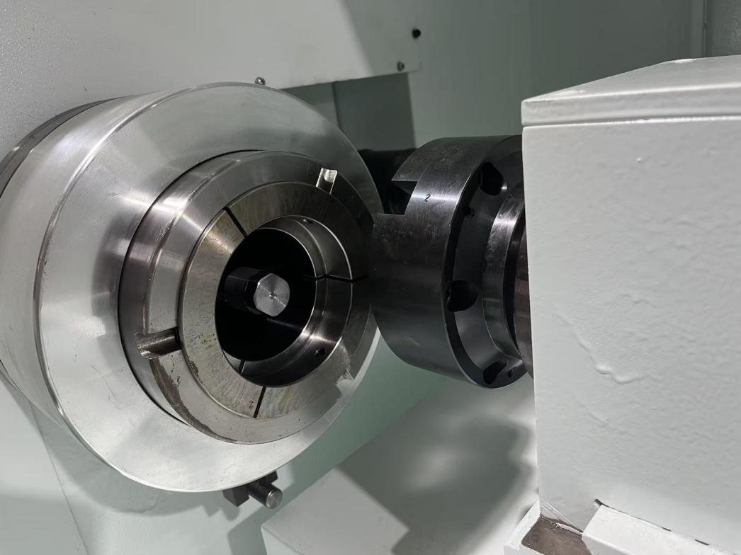 Sub-sleeve mounted in the machine spindle